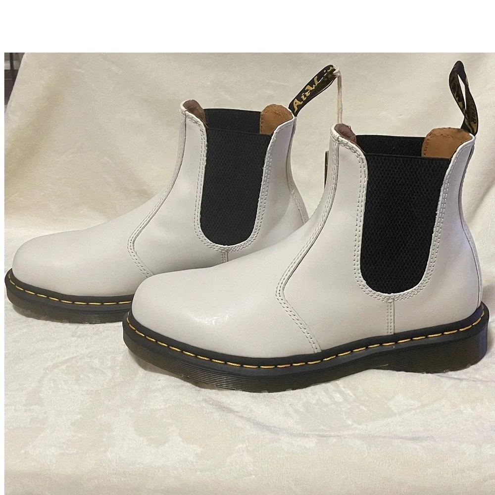Dr. Martens 2976 YS White Leather Chelsea Boots Unisex Mens Size 8 Womens Size 9